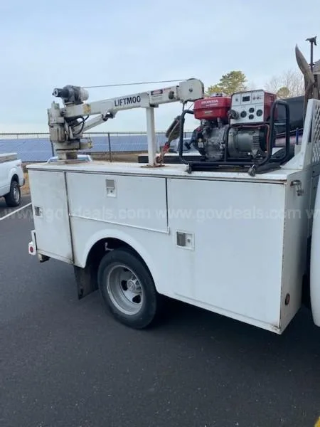 2010 Stahl Utility Body with Crane