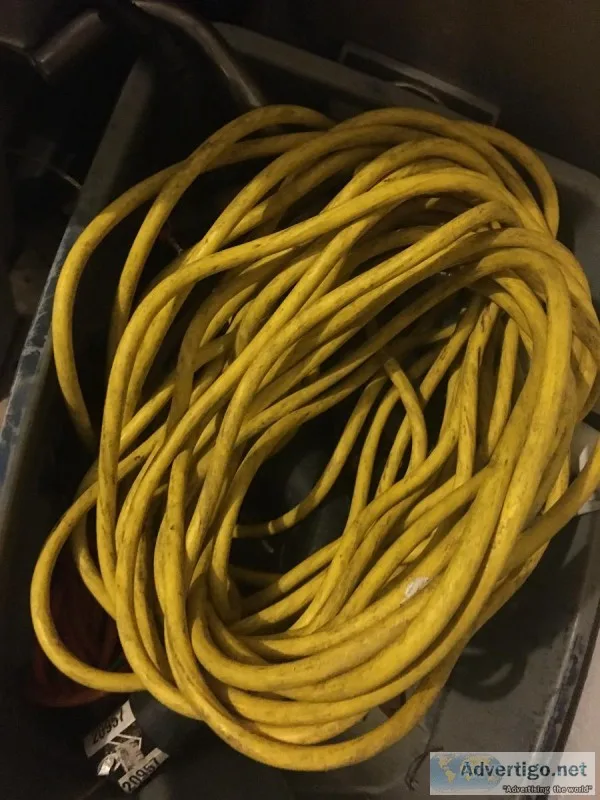 100 ft Extension Cord