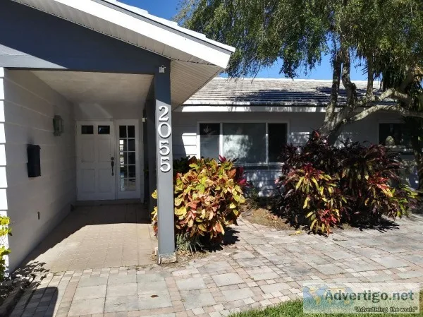 Newly Renovated 4bdrm 3 bth home in Venetian Isles