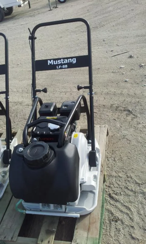 (4) UNUSED MUSTANG LF88D PLATE COMPACTOR