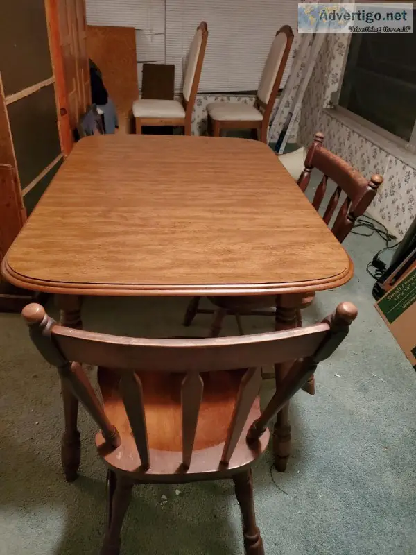 Small Table with Leaf and 4 Chairs