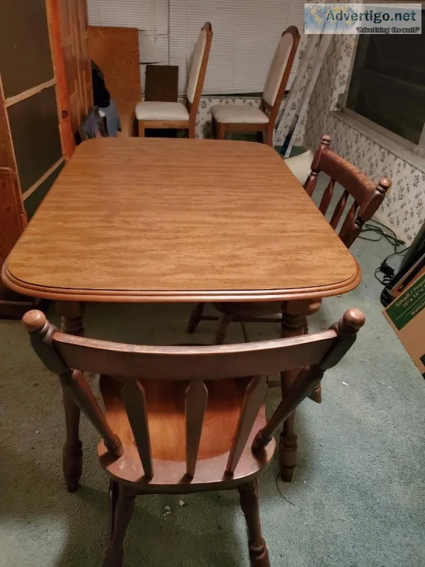 Small Table with Leaf and 4 Chairs