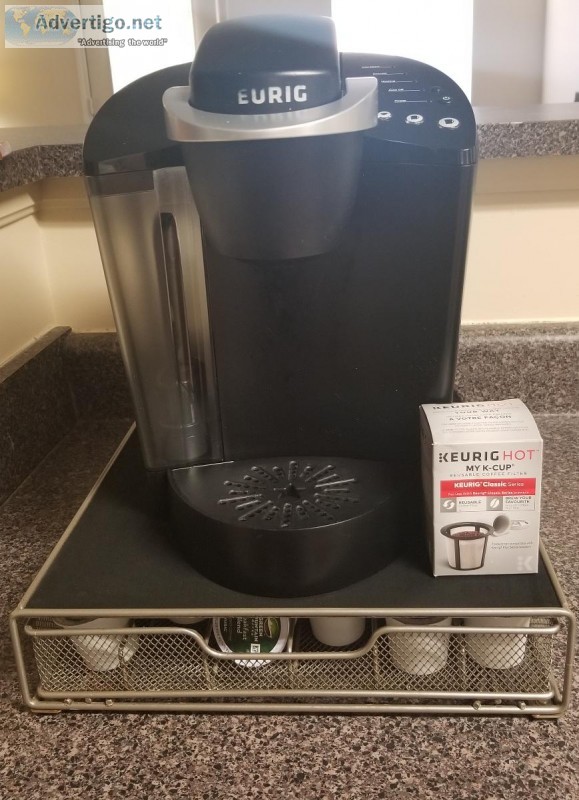 Keurig k-50 coffee maker w extras