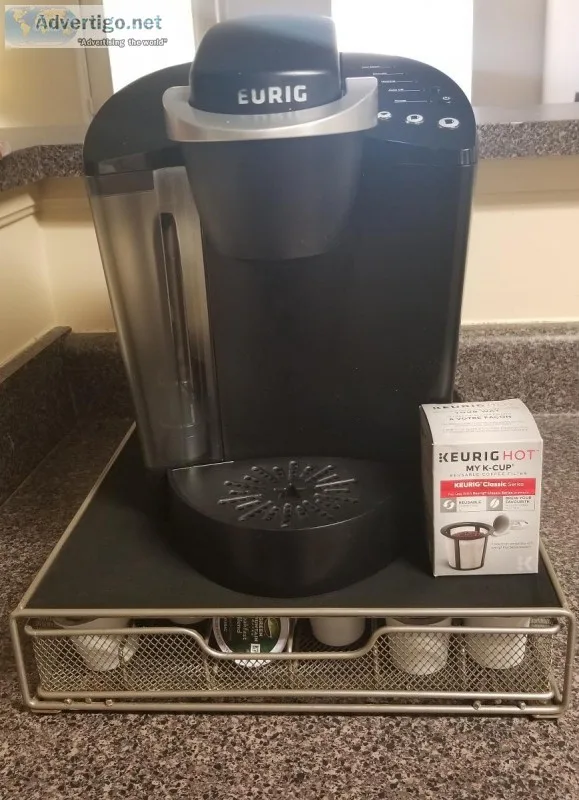 Keurig k-50 coffee maker w extras