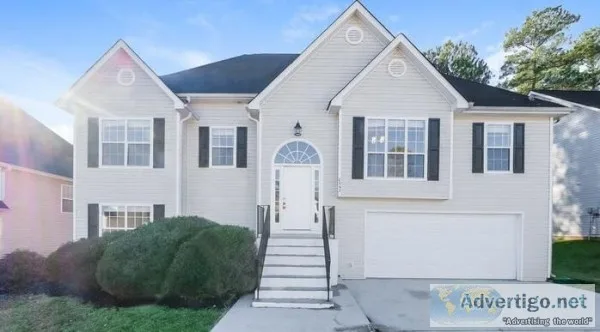 Welcome to 8062 Mustang Ln Riverdale GA