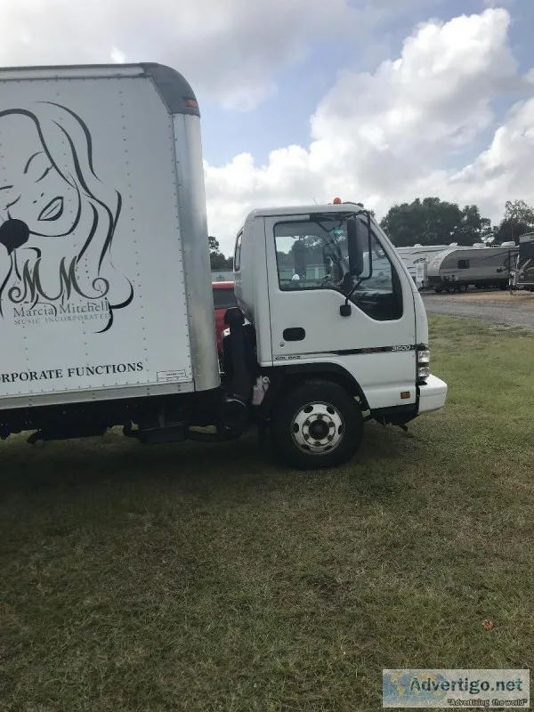 GMC W3500 16 ft box truck