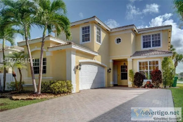 This is huge 5 BEDROOMS4BATHROOMS