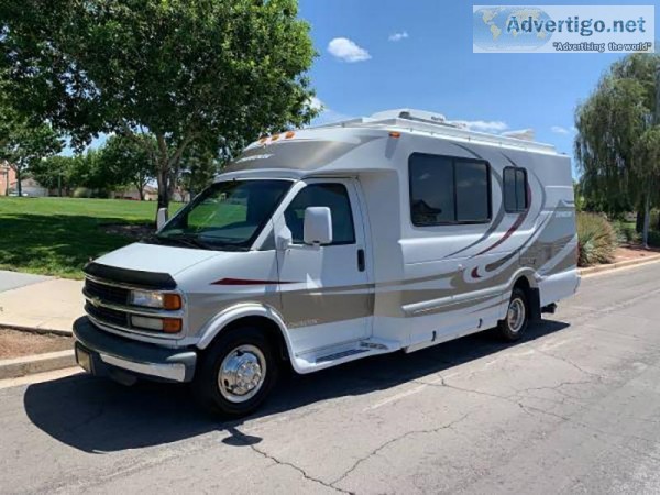 Excellent Condition 2003 24 ft. Chinook Destiny LE