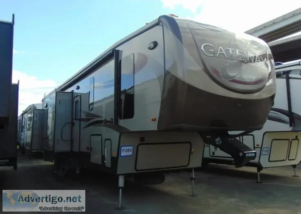 Like New 42 ft. 2017 Heartland Gateway w5 Slides - Bunk House