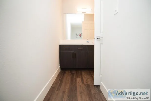 Shared room in Luxury apartments.com I Near UCLA