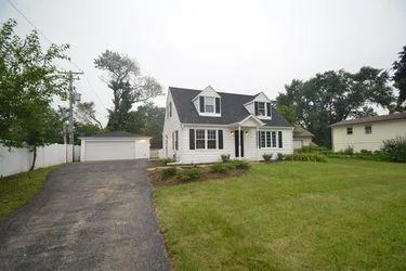 Welcome to 1N066 Delano St Carol Stream IL 60188