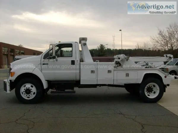 2006 Ford F-750 Regular Cab 2WD DRW Wrecker  Tow Truck