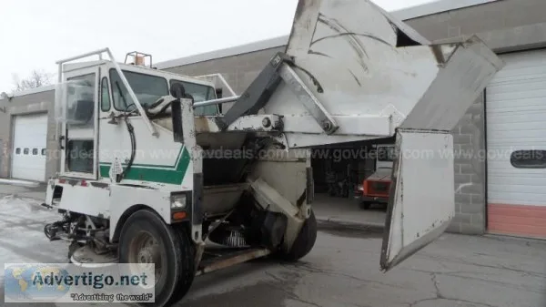 1999 Elgin Sweeper