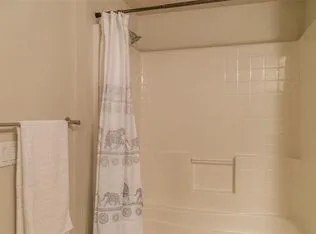 1bed 1 bath 892 sqft