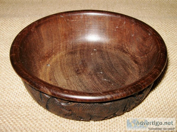 Vintage Hand Carved Solid Dark Wood Bowl Rhinoceros Giraffe Afri