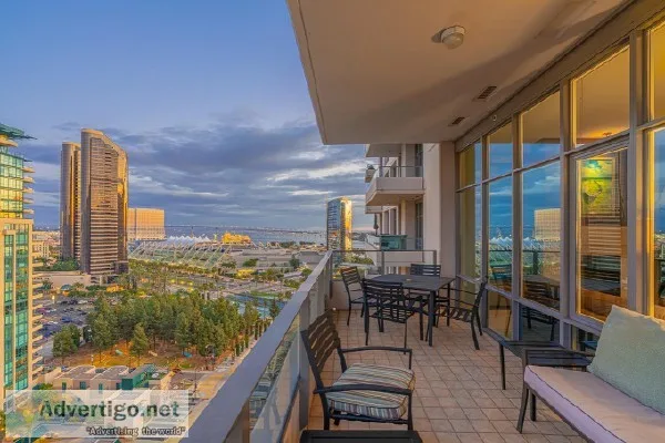 WOW Bay and City Views 2 bed 3 bath downtown corner unit
