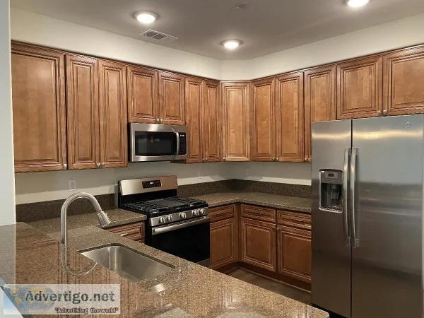 Brand New Luxury 2 Bedroom w GARAGE WD and Stainless Steel Appl.