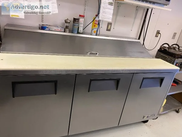 True Commercial 72&quot Refrigerator