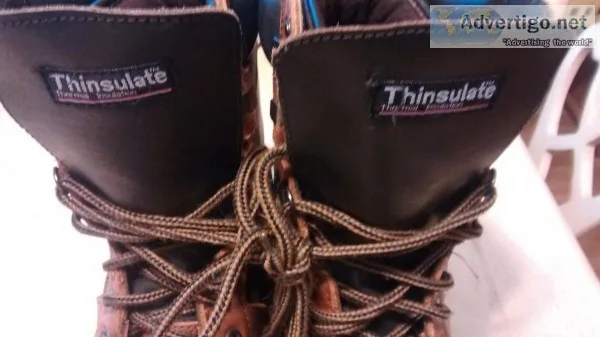 WOMENS SIZE 8 NORTHWEST TERRITORY BOOTS(USED)