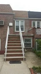 ID1367361 Newly Renovated 1 Bedroom Apartment in Whitestone