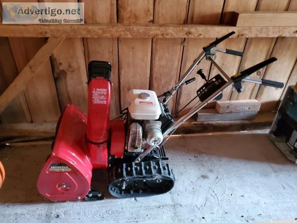 SNOW BLOWER