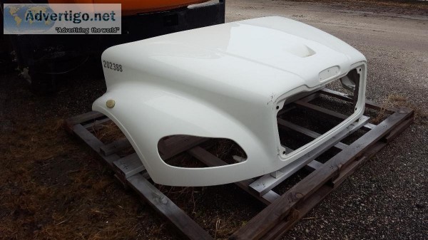-------HOOD 2013 FREIGHTLINER M2