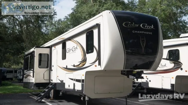 Custom 2019 Cedar Creek Champagne