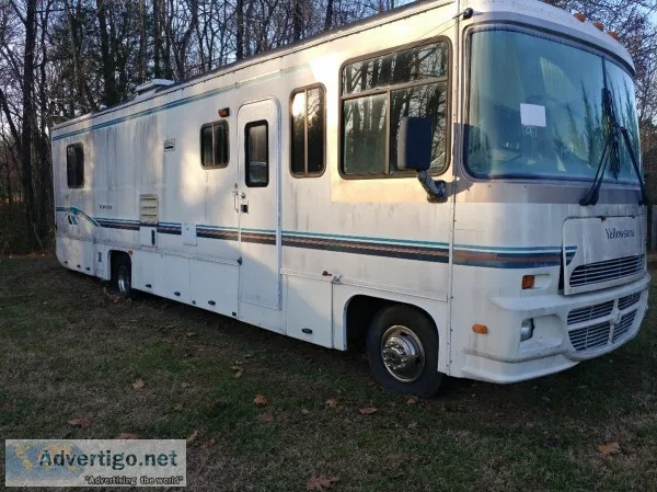1997 Yellowstone Motor home.... whole for parts only