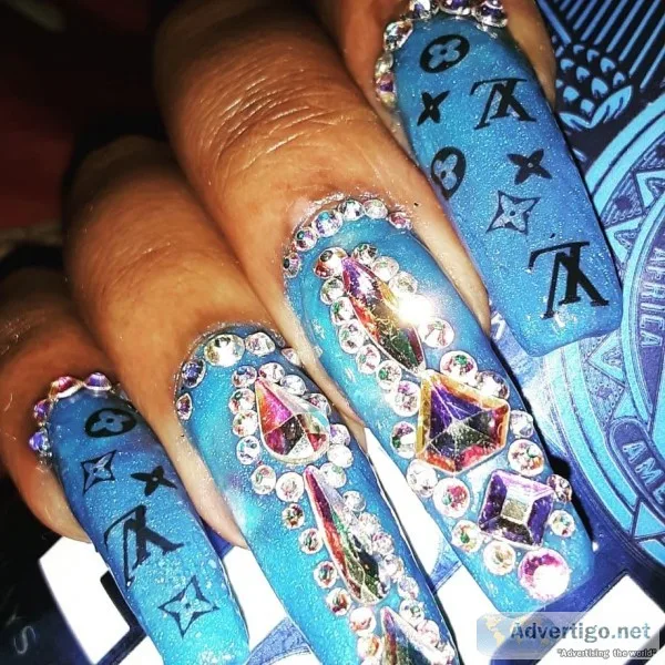 Mobile nail tech