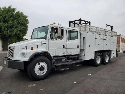 2002 FREIGHTLINER FL80 UTILITY TRUCK