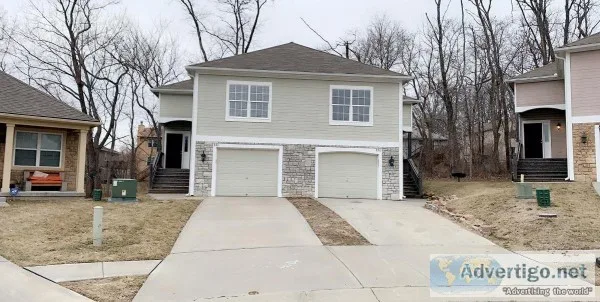 - Luxury 3 Bedroom 2 12 Bath with 1 Car Garage (Residences of Va