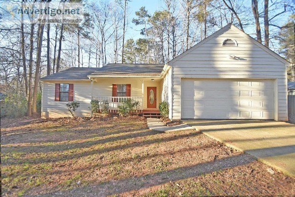 Welcome to 465 Lakeshore Dr Stockbridge GA 30281