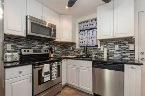 2 BEDROOM AVAILABLE ASAP