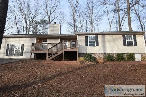 Welcome to 60 Dillard Dr NE Kennesaw GA