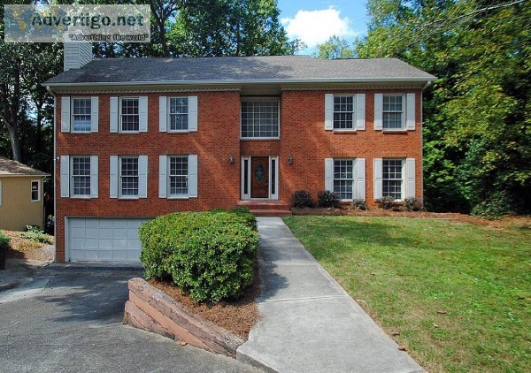 Welcome to 9320 N Lake Dr Roswell GA