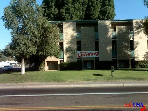 NOW LEASING ON STUDIOS AT LOS ROBLES APARTMENTS