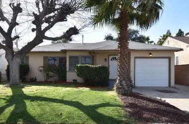 Welcome to 2141 N Screenland Dr Burbank CA 91505