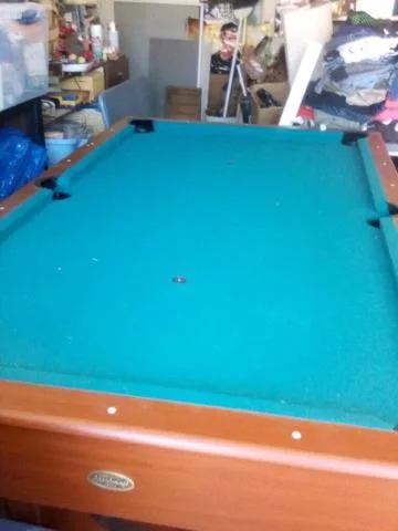 POOL TABLE 