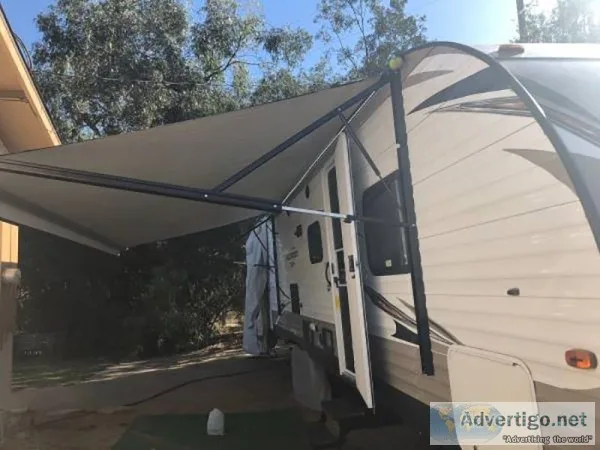 Like new 2018 27 ft. Forest River Wildwood wslide