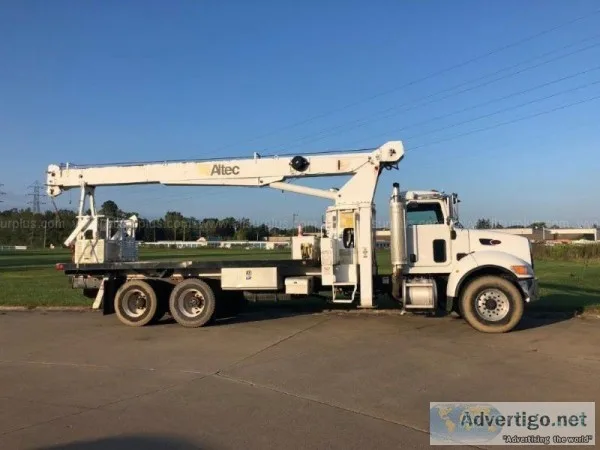 2007 Peterbilt 335 Truck