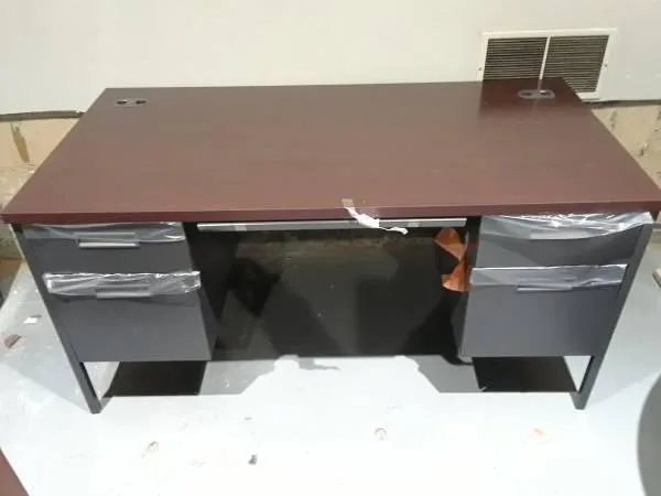 Brand new desk
