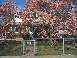 house Rental with Driveway Yard and Utilities Included
