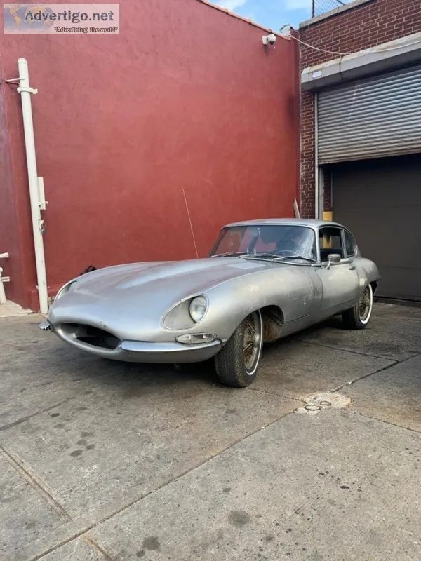 23235 1968 Jaguar XKE Series 1 12 22