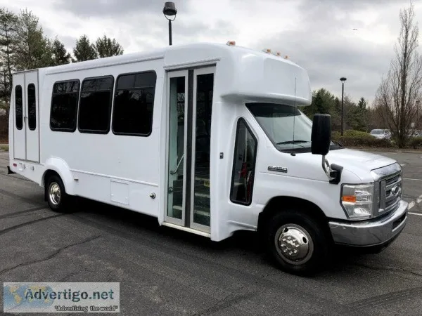 2012 Ford E450 Low Mileage Wheelchair Bus 5 WC Positions (A5066)