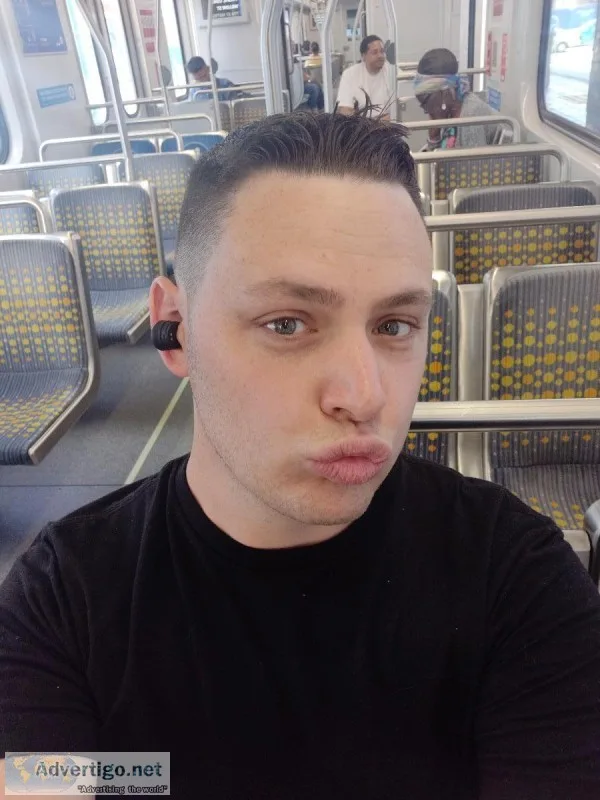 Gay guy seeking room or couch for 4-6 months