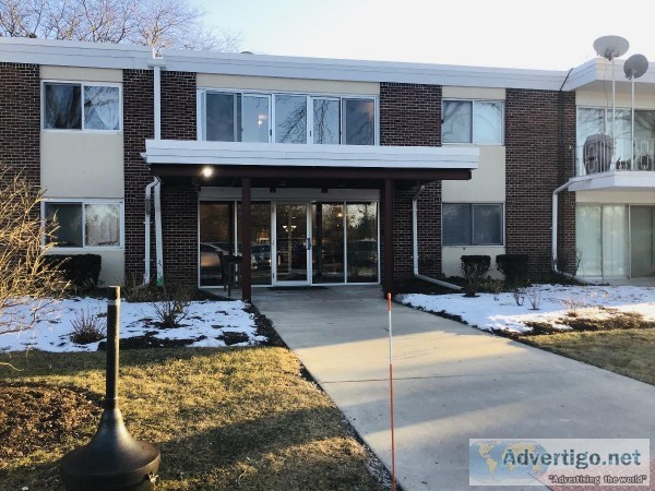    REDUCED PRICE     CONDO FOR SALE      WHEELING 