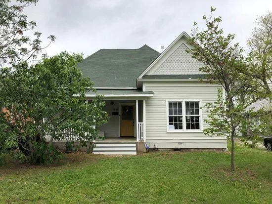 2 beds 2 baths single family home for rent in Fort Worth TX 7610