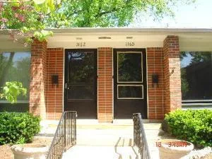    DEEFRIELD      TOWNHOUSE FOR SALE    
