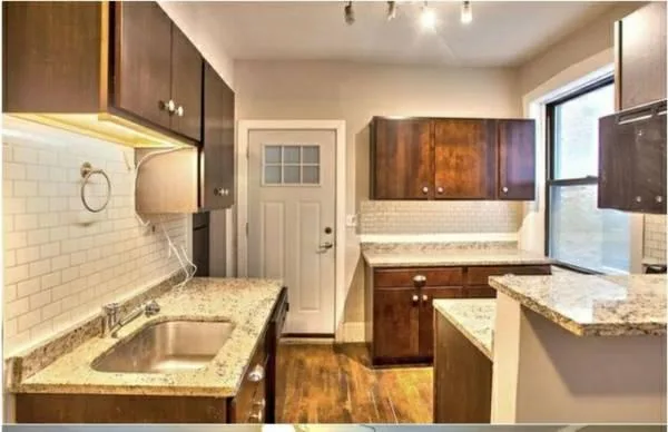 Beautiful updated 2 bedroom and 1 bathroom for rent