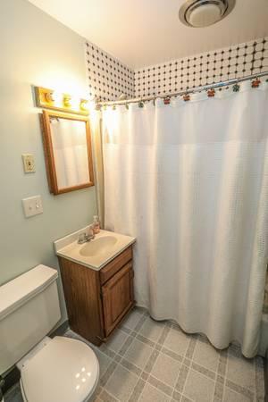 4br - 2888 sq ft  4 bedrooms and 2 bathrooms. (Lockport NY)
